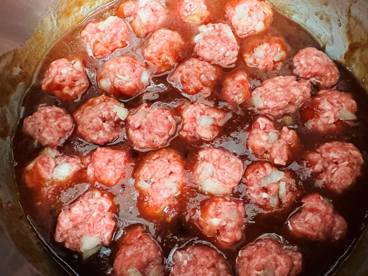 Easy Grape Jelly and Chili Sauce Meatballs Recipe Real Life of Lulu
