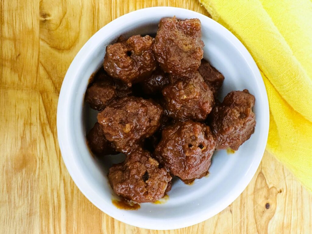 Easy Grape Jelly and Chili Sauce Meatballs Recipe Real Life of Lulu